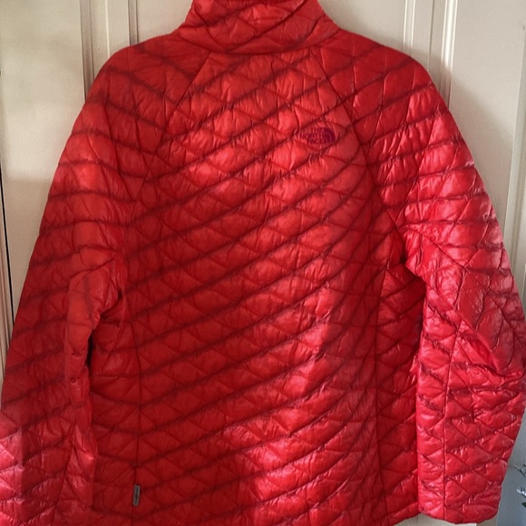 North face Women’s Jacket - Picture 4 of 6